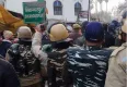 बलिया में पुलिस टीम पर पथराव, 14 नामजद और 40 अज्ञात के खिलाफ मुकदमा दर्ज, जान लें वजह